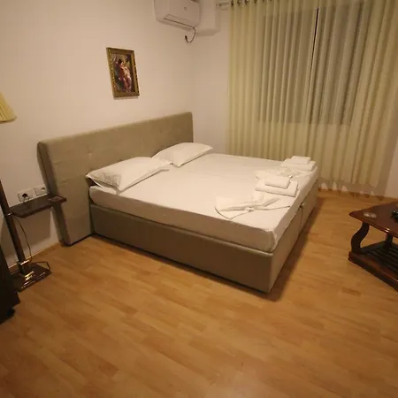 Vandrerhjem Vila 3 *